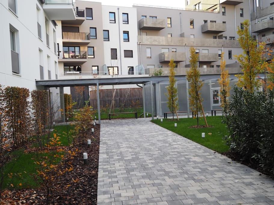 Cityheart Constellation Avec Parking Straßburg Exterior foto
